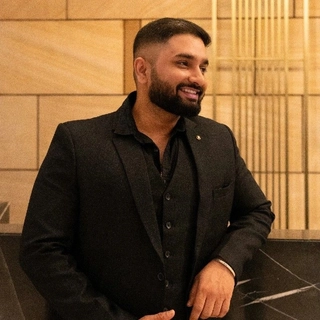 Akshay K.