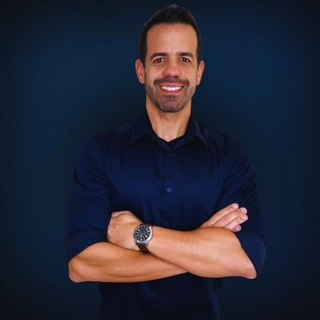 Alex Mariano