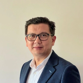 Arn Nguyen