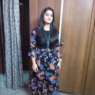Ashna Kapoor