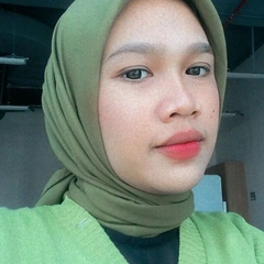 Bella Nanda Stevanie