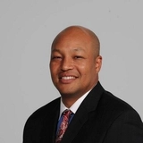 Bernard Lee