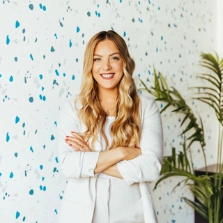 ⚡ Caz Blaxcell MCIM