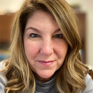 Christine MacKiewicz-Papic