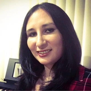 Claudia Flores Pérez