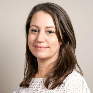 Crha Andrea Keen Souza