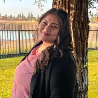 Daisy Flores