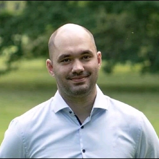 Daniel Karecos