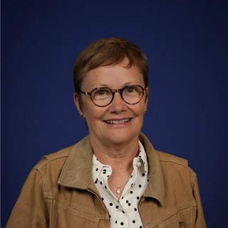 Deb Salhus