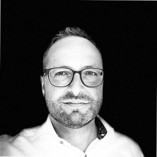 Dr. Alexander Oswald