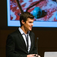 Dr. Chris Callewaert