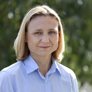 Dr. Friederike Schmelz