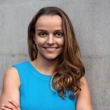 Dr. Karin Starfinger