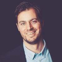 Dr. Philipp Wackerbeck