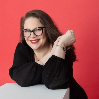 . Dr Renee Velez Pizarro