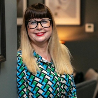 Fiona Hall - clixifix®