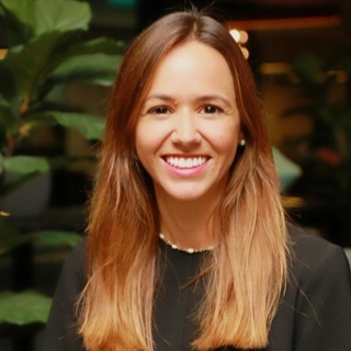 Helena Flores