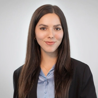 Jennifer Estelle Ballau