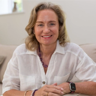 Julia Willoughby Dl