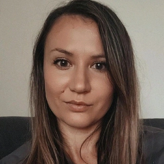 Karolina Holobud