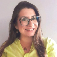 Larissa Coimbra Zapelão