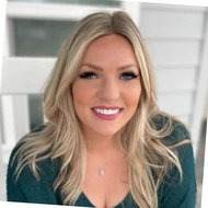 Lindsay Van Benthuysen