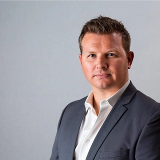 Lohan Burger - Discovery Financial Advisor