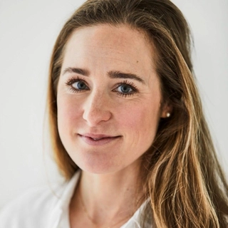 Louise Bjartell J.