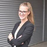Manuela Stoll