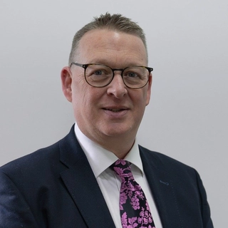 Mark Holmes