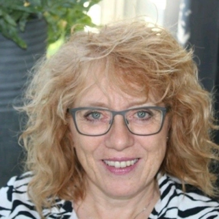 Nelly van Hoek