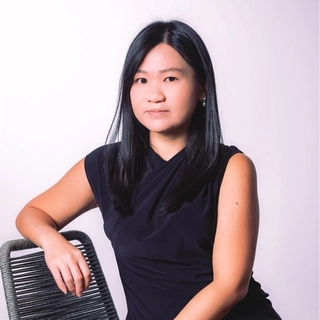 Novia Agatha Ho