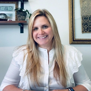 Paris Corredera Carroll