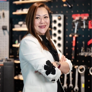Peggy Hon