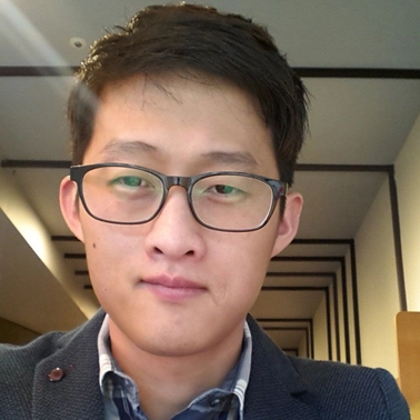 Raymond Huang