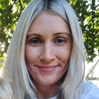 Rosalyn Stott