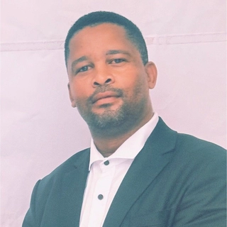 Sam Mahlabe