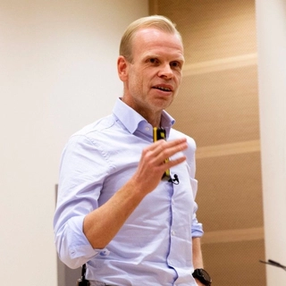 Svein Tore Holsether