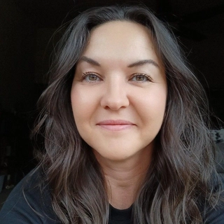 Trisha Hughes (Warncke)